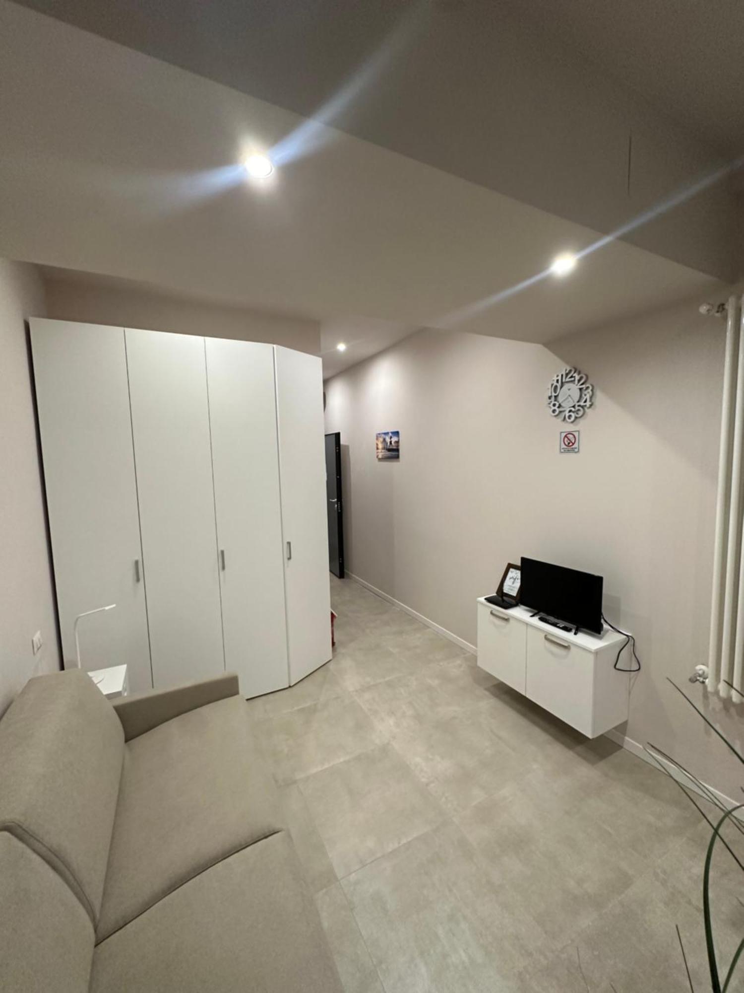 Monolocale Piazza Gambara M1 Apartment Милано Екстериор снимка
