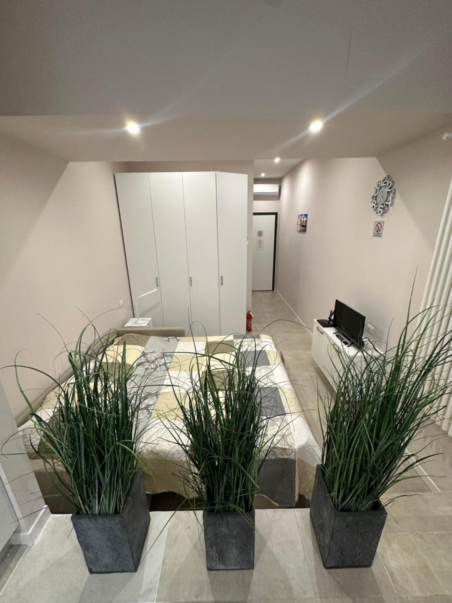 Monolocale Piazza Gambara M1 Apartment Милано Екстериор снимка