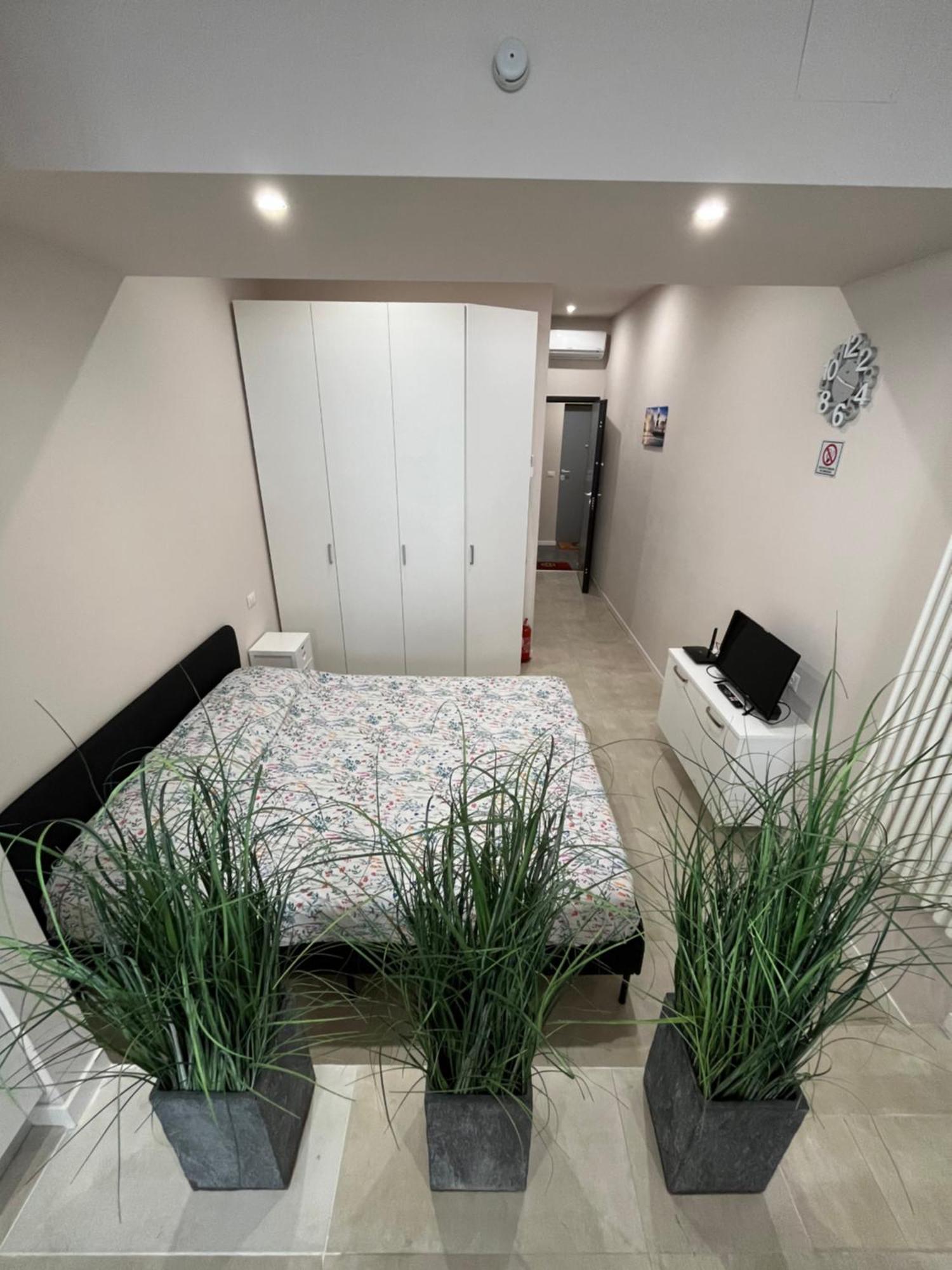 Monolocale Piazza Gambara M1 Apartment Милано Екстериор снимка